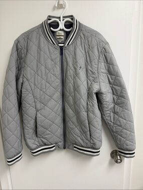 Indian Terrain Quilted Bomber Jacket in Light Gray